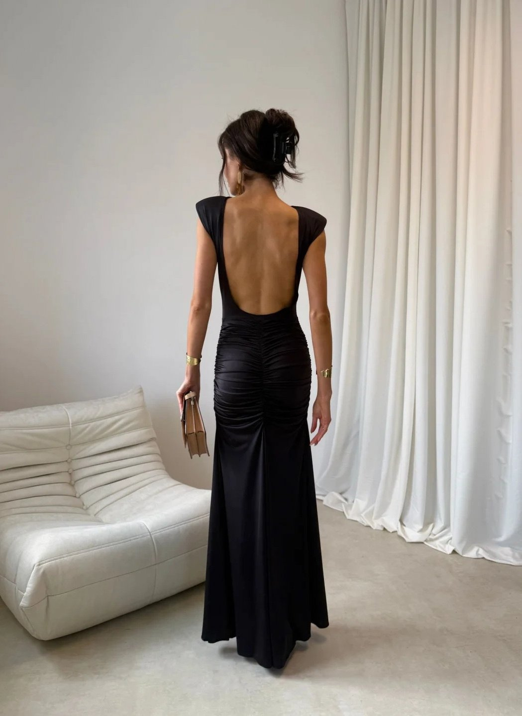 Aurelia - sukienka maxi w kolorze czarnym