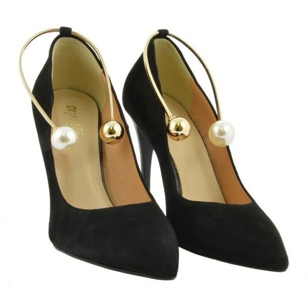 Skórzane buty szpilki czółenka czarne z perłami  C760
